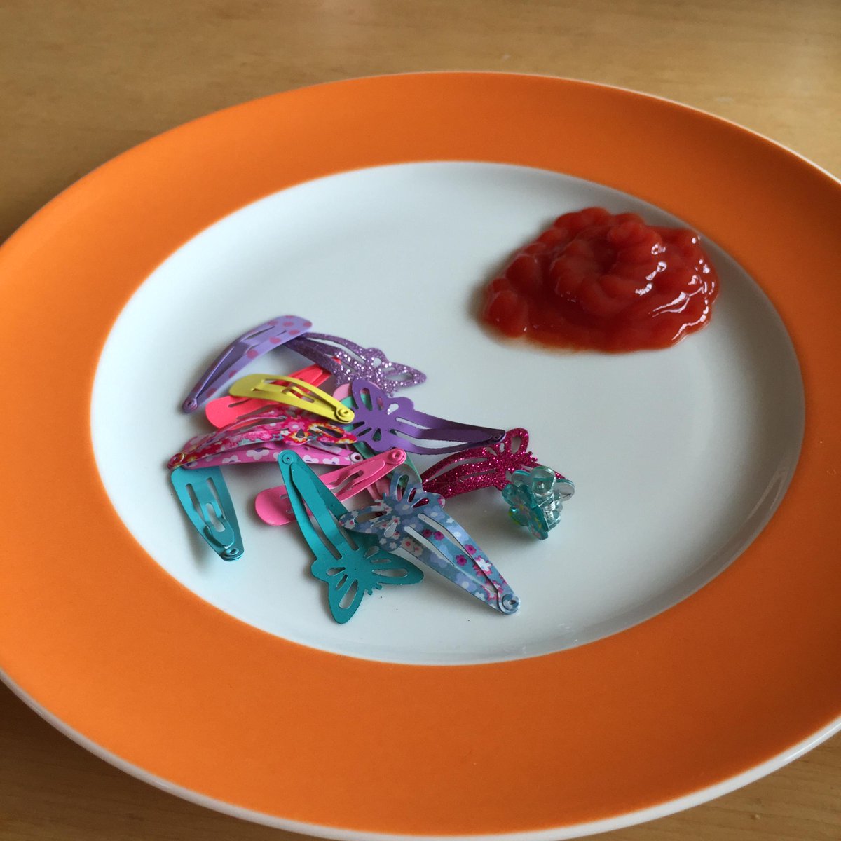 For dinner today: hot hair clasps with ketchup