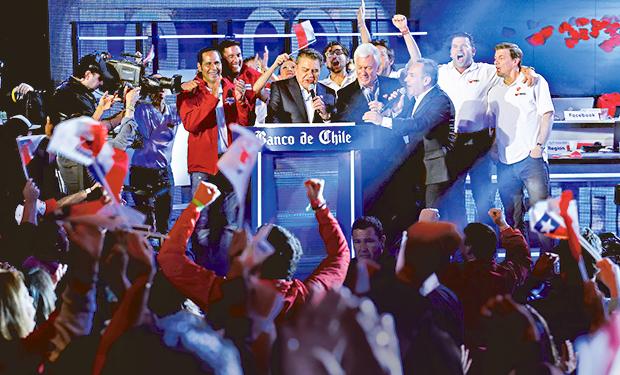 Teleton's tweet photo. Este 27 y 28 de noviembre #Teletón #LaHacemosTodos. Dale Retweet! http://t.co/mLMn0HwgJ9