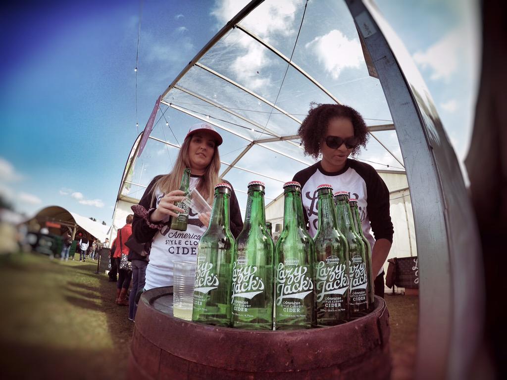 lazyjacks's tweet photo. Day 2 at @grillstock we're enjoying the sun and good vibes 
#grillstock #meatmusicmayhem http://t.co/dWy4UYJSvU