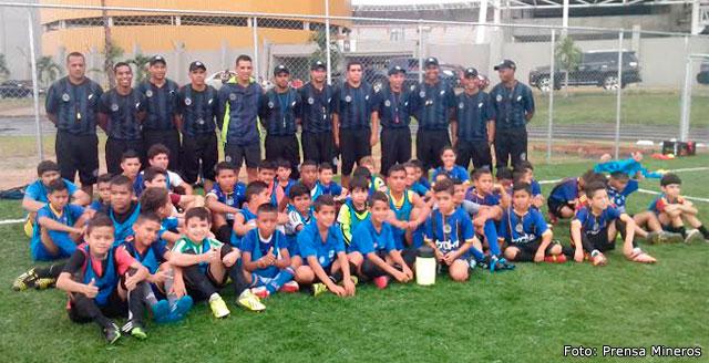 MinerosGuayana's tweet photo. #INSTITUCIONAL || Mineros de Guayana inauguró su escuela de fútbol >>> http://t.co/z7U2RN4gYs #VamosMineros http://t.co/jmLoENGy9H