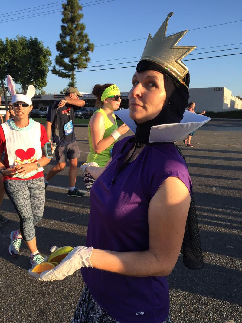 MousePlanet's tweet photo. Nobody seems to want fruit from this volunteer... We don't get it. #DumboDoubleDare #DisneylandHalf http://t.co/28s1bsN3Cx