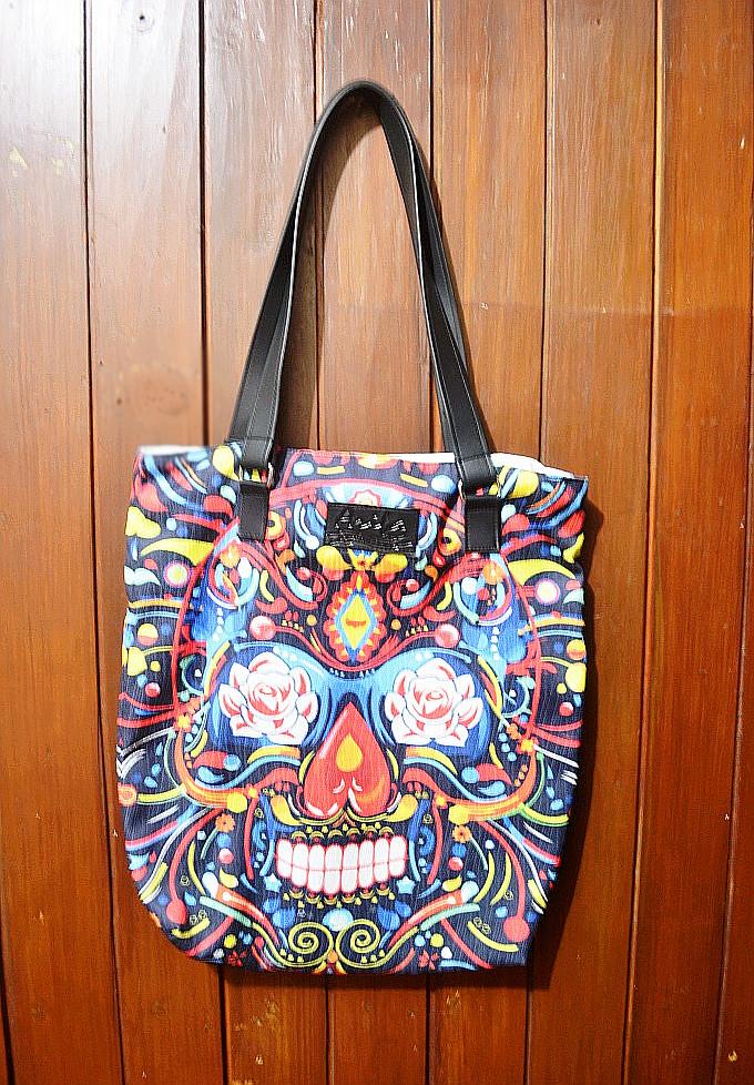 lestarisna's tweet photo. cuma 55rb aja. material : kain halus printing, resleting, furing, tali kulit. minat? line : risnalestari http://t.co/GqpJMsvJvo