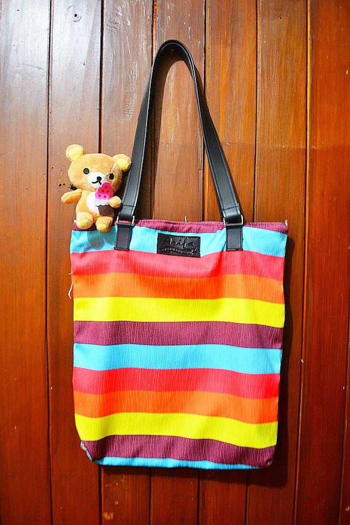 lestarisna's tweet photo. cuma 55rb aja. material : kain halus printing, resleting, furing, tali kulit. minat? line : risnalestari http://t.co/AyzyMfIHtD