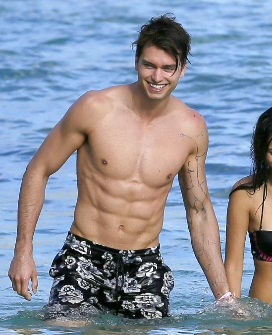 AmazingPierson's tweet photo. Hot damn! http://t.co/4KrHw1Pcdm
