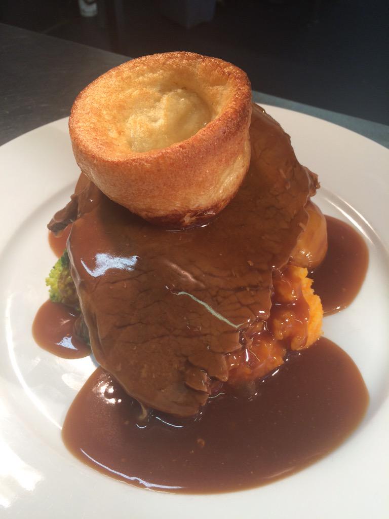 ChistinAn's tweet photo. Sunday roast at An Chistin #topside#irishbeef#sundaydinner http://t.co/ixQyZjW18l