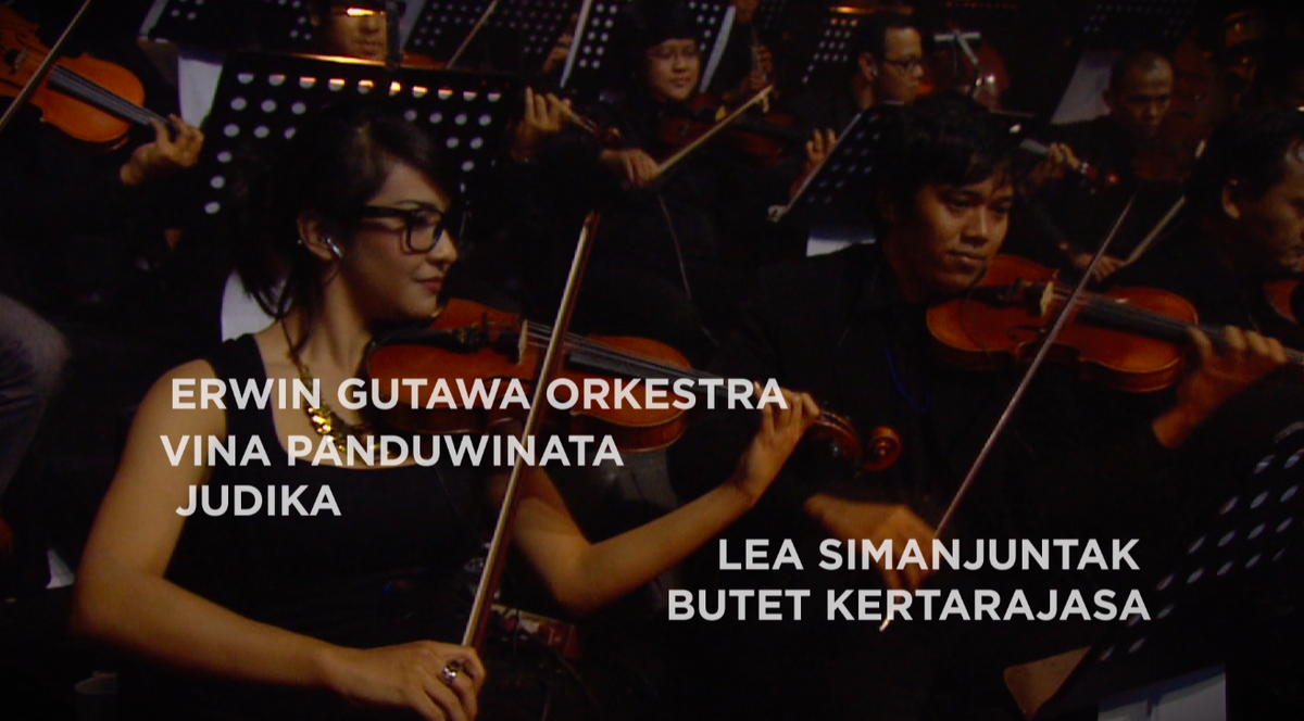 KompasTV's tweet photo. Sesaat lagi, simak penampilan dari Erwin Gutawa, Vina Panduwinata, dll dalam #Kompas50th "Untukmu Indonesiaku" http://t.co/rIBBj2GX8t