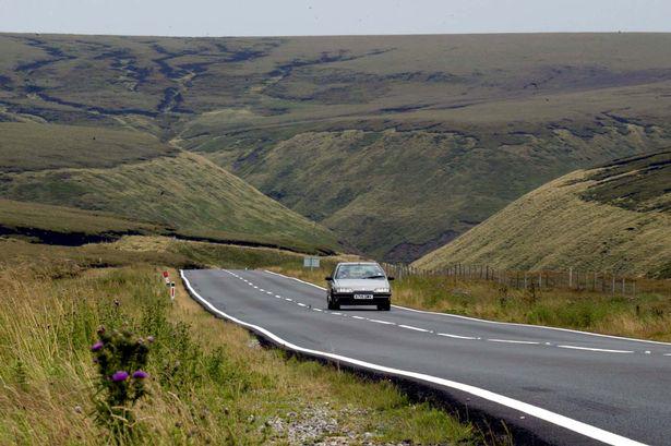 Snake Pass closed after motorcyclist seriously injured in collision with car manchestereveningnews.co.uk/news/greater-m…