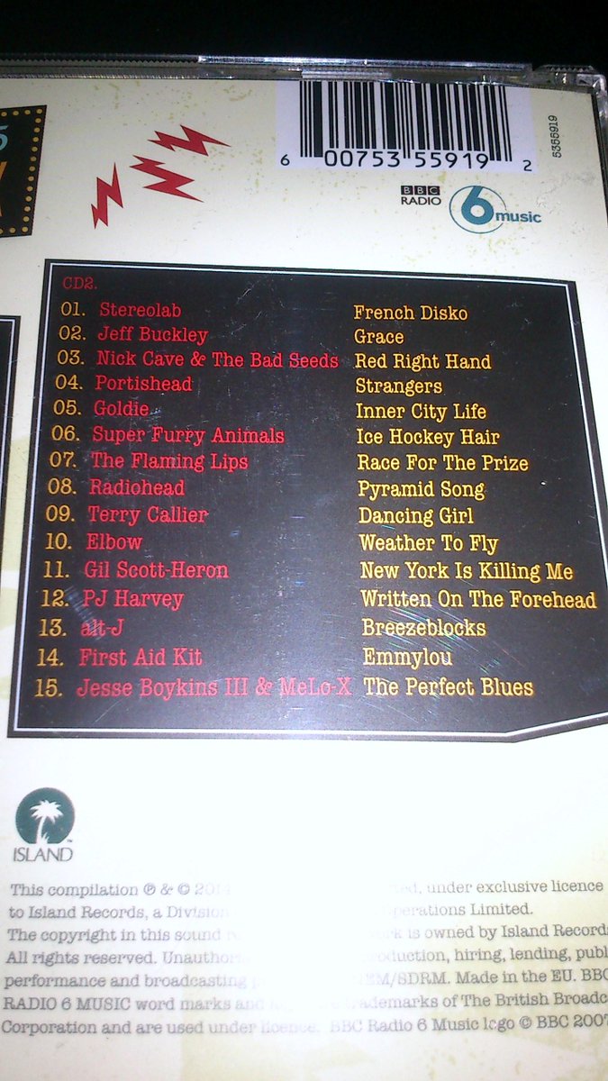 music_radar's tweet photo. Fantastic 2 hours of Guy Garvey's Finest Hour @BBC6Music 
#6MusicLibraries !
Shout out to Alternative Jukebox book:) http://t.co/6rZGHShndB