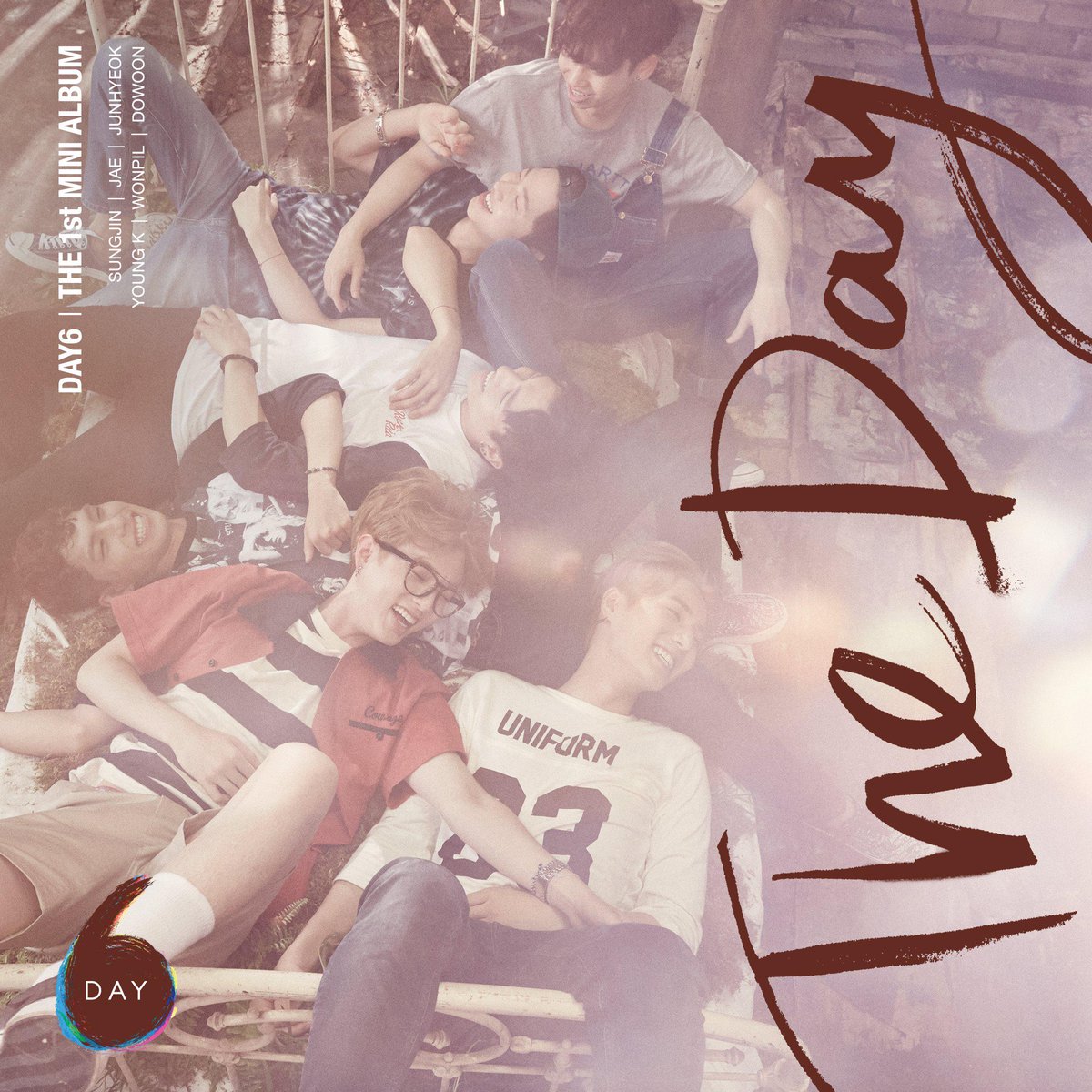 DAY6 the 1st mini album <The Day>
Released Online:
goo.gl/ENjvaa
#DAY6 #Congratulations @DAY6Official