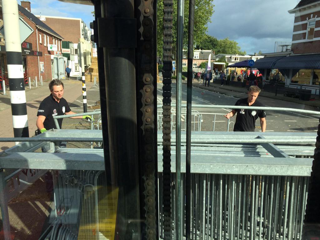emielpoortman's tweet photo. Ik hoop dat iedereen het naar z'n zin heeft gehad, wij ruimen de boel wel op! #smr15 http://t.co/cyy5OSpAw4