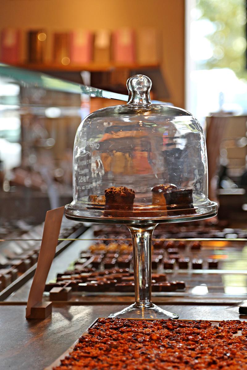 siddharthajoshi's tweet photo. You will be surprised why Swiss Chocolate is the best in the world! http://t.co/MR7H2J6mrY Big thanks to @vindee :) http://t.co/S6fYYtQXW6