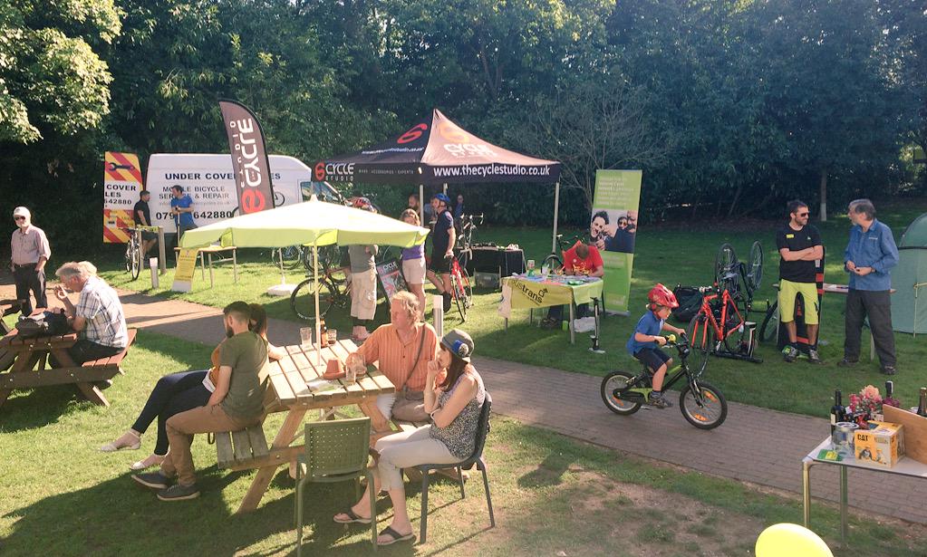 Cycling and sunshine @YHAStratford Cycling Festival #YHADay #cycling #StratforduponAvon