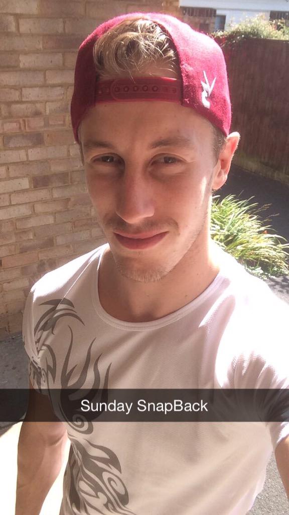 CHollisFit's tweet photo. #sundaysnapback @v3apparel http://t.co/6B8IpDkuRQ