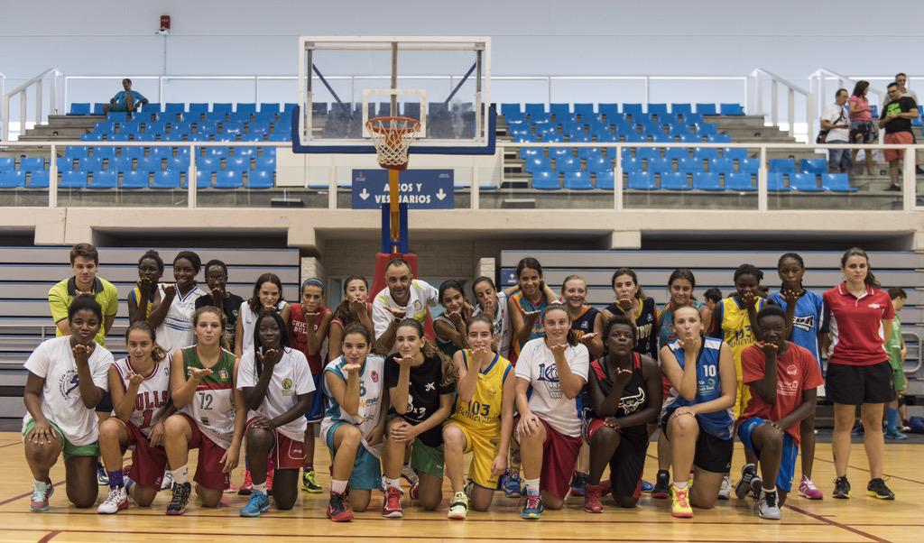 catamojonero's tweet photo. Gran mañana con la selección infantil d @AlmeriaFAB Verlas disfrutar con lo q le propones compensa todo el esfuerzo http://t.co/QzegXbkom4
