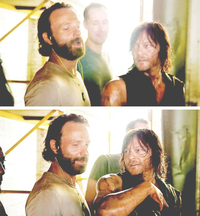 #retweet for #DarylDixon or #favorite for #RickGrimes 
#TheWalkingDead