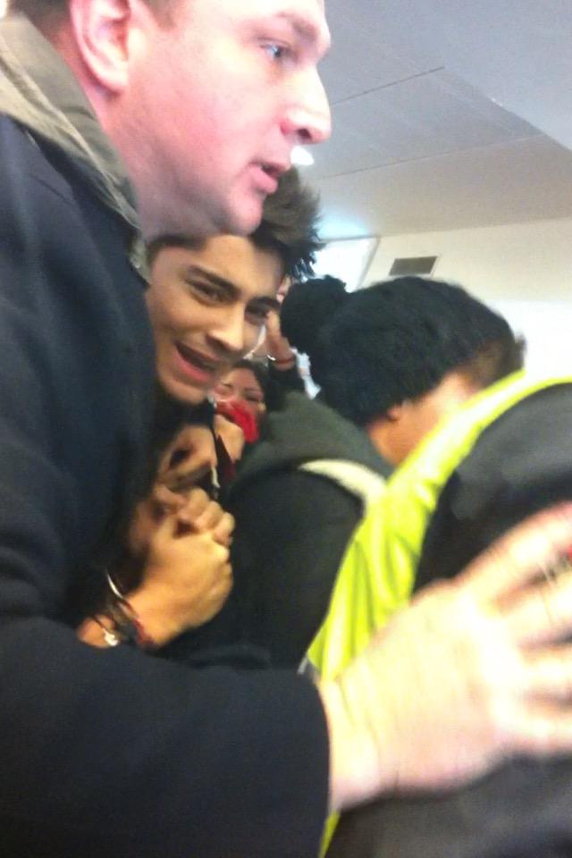 ️️ (@zaynfaces) on Twitter photo 