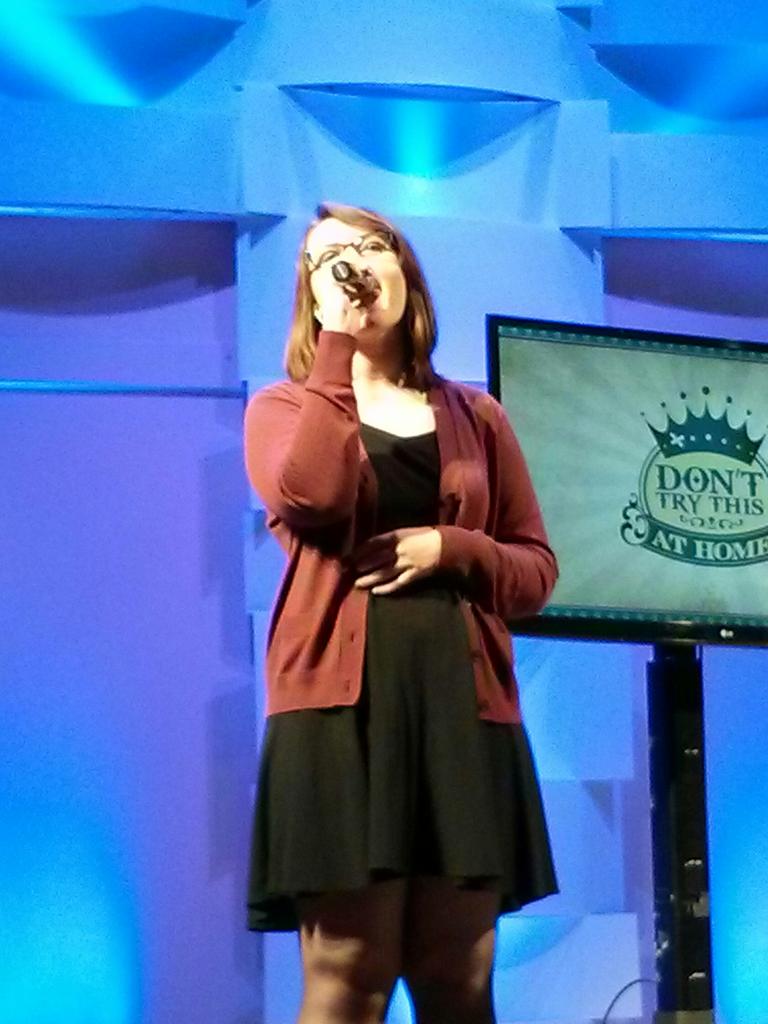 ScottZvers's tweet photo. Always love it when this young lady sings on Sunday morning! #proudpapa http://t.co/diTkhUVskL
