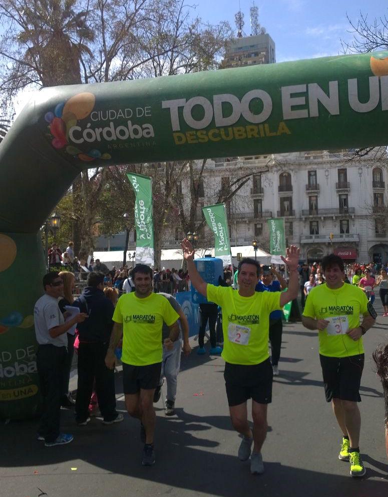 Enorme felicidad de correr junto a miles de vecinos la #Maratón #442 #Córdoba. Disfrutando de esta hermosa mañana!