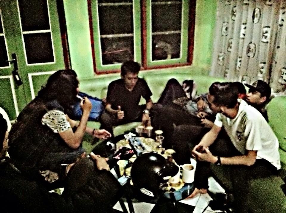 Meeting hari ini lagi ngomongin buat bikin acara nih guys semoga jadi dan sukses yaaa amin😉👍 #happystory #2015jaya