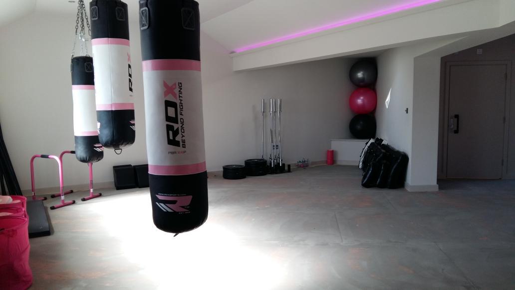 HJFitchick's tweet photo. Am amazing #LAUNCHDAY for #THECHICKBOX epic turn out. The #POLLY workout was brilliant! http://t.co/hu1qH9kF9u