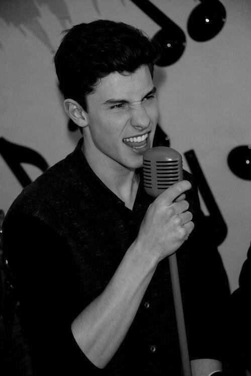 rtyourmancandy's tweet photo. Shawn Mendes http://t.co/4N8G0QumPb