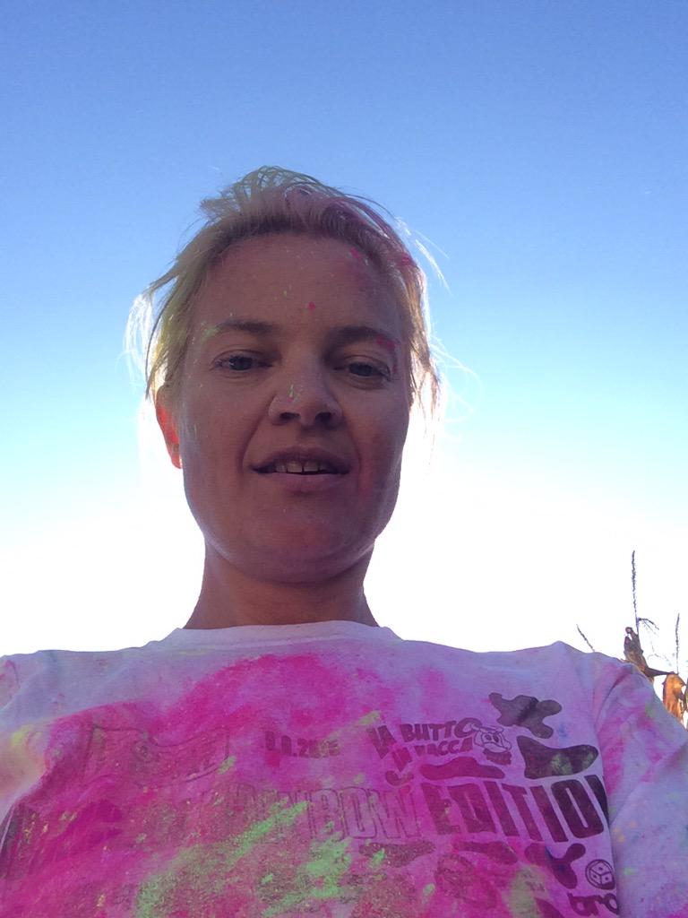 giraldo_ale's tweet photo. #MoohRun @homefestival1 
Il mio iPhone rimarrà fucsia per sempre!!! http://t.co/gtJw9UfiiL