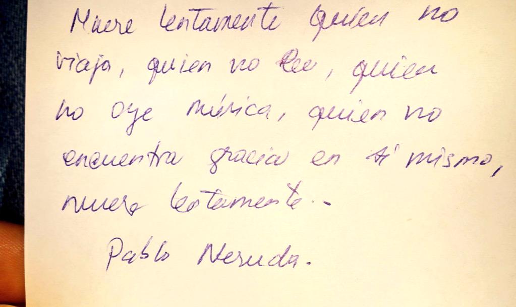 Karmenarteaga's tweet photo. Desde un viaje y escuchando música: Buenas noches!🌊🎶🚀 #verygoodlife #pabloneruda #veranito http://t.co/3FIMKPsvB6
