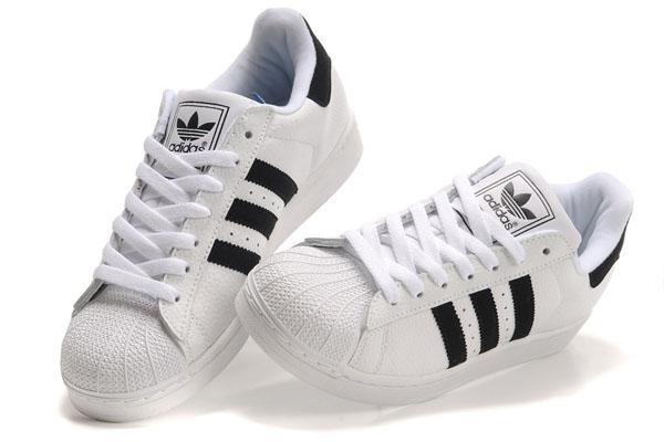 Чёрно белые кросовки. Кеды adidas originals superstar. Как называется черно белые кроссовки. Черно белые кроссовки. Как называется черно белые кроссовки.