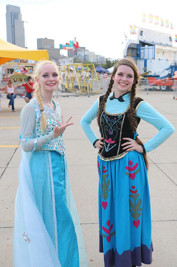 SeptFestOmaha's tweet photo. Open up the gates! Bring the kids to visit Elsa and Anna in the Kiddie Kingdom from Noon to 3pm. #SeptFestOmaha http://t.co/18o3gzoVNj