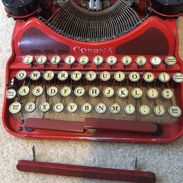 TypewriterRodeo's tweet photo. Re-post from @typewriterrodeo: "Today's project. #typewriter #typewriterrepair #ribbonadvanceisnext" http://t.co/5OKSLhmnUA