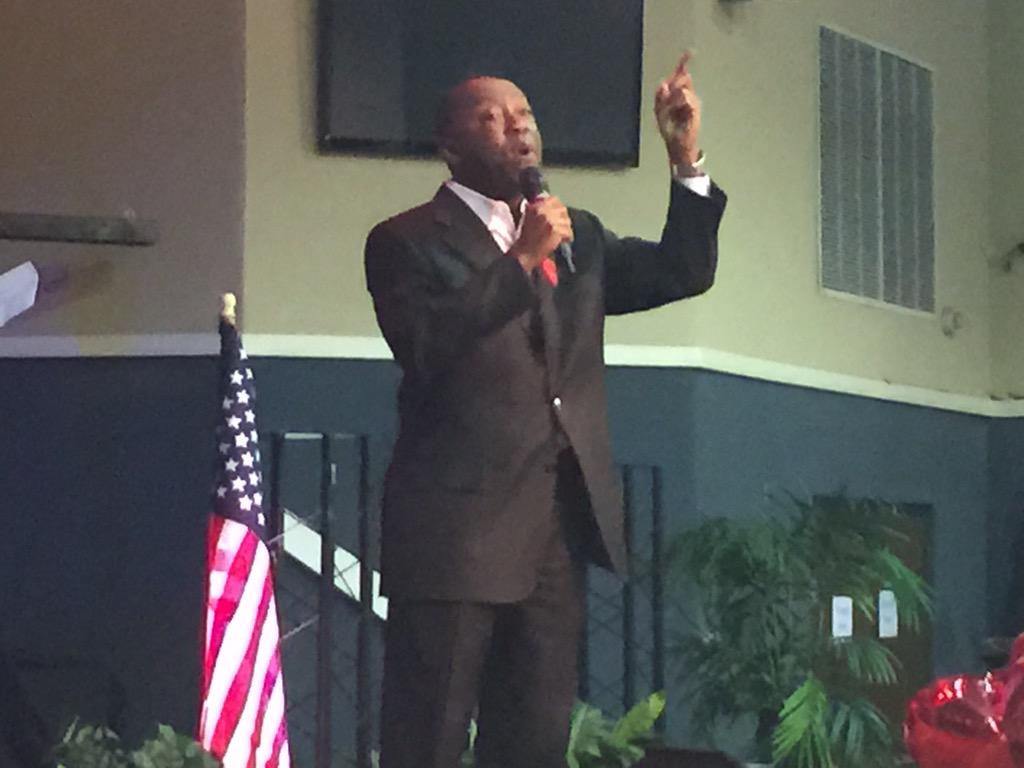 SylvesterTurner's tweet photo. Honored to join @FirstMetChurch celebrating Peace Officer Day. May we continue to pray w/for those who protect  us. http://t.co/nfqU6u3mKj