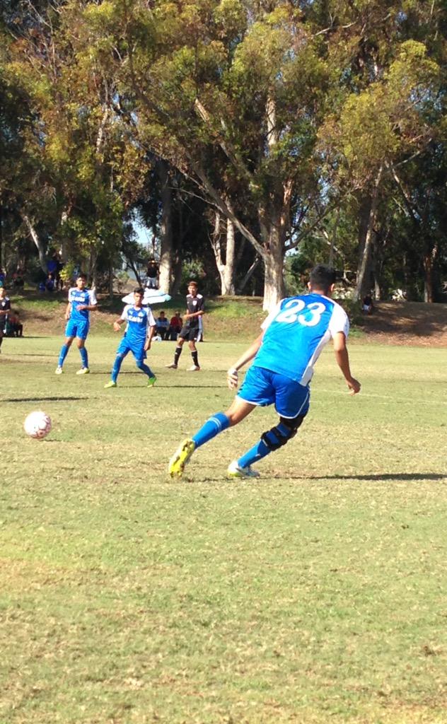 ConniedDiaz's tweet photo. @evandiaz_ ⚽️🔥 http://t.co/m5HLiogzpr
