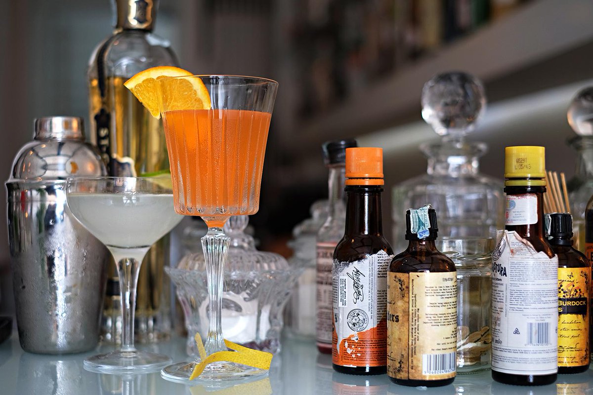 BiancaMilano's tweet photo. aperitivo di classe con drink studiati per accompagnarsi alla nostra cucina di Pesce!
#ristorantebianca http://t.co/0dlLpTtP2C