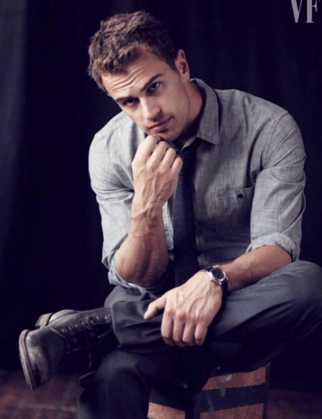 rtyourmancandy's tweet photo. Theo James http://t.co/17l19lCGmA