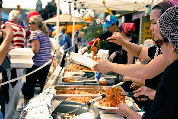 blogTO's tweet photo. Free events in #Toronto this week will let you live up the last days of summer http://t.co/ko9QifVK9Y http://t.co/up8lCwxTvO