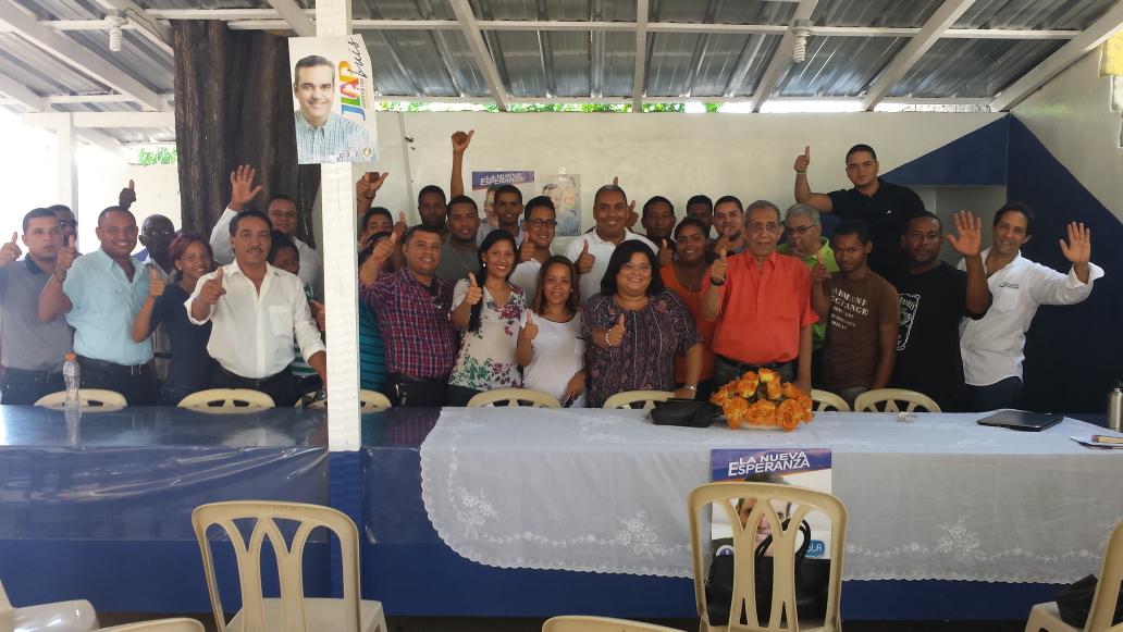 Pamelapujols05's tweet photo. Juramentacion de @RedesLuisAzua  encabezada por @Ebatista25, German Rodriguez y otros compañeros. #SomosPueblo http://t.co/fvNrZvveiN