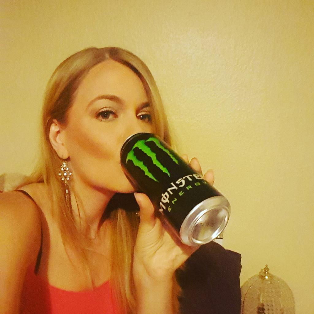 lushlee25's tweet photo. Even when I'm not working I'm still promoting 👌#monsterMADcrew #yumyummodels http://t.co/PDy0mao7xZ