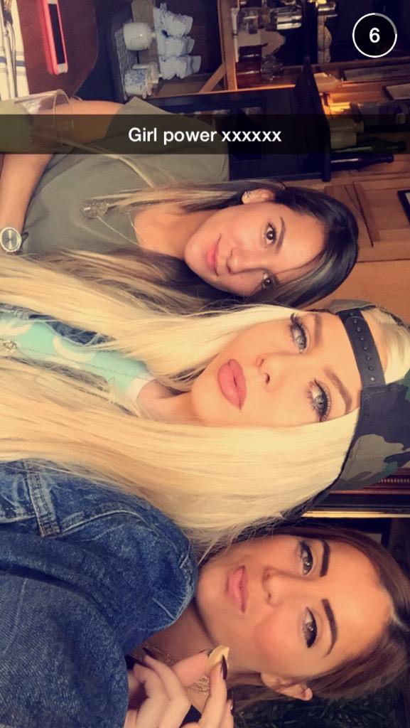 AlienGlobalUK's tweet photo. today's Snapchat posts from @AlienGBLFrank.. follow @ frankiearensx 🔥😍👽❤️ http://t.co/jEmLCuCaUb