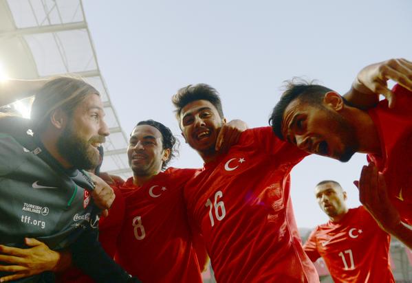 MAÇ SONUCU: Türkiye 3-0 Hollanda #TebriklerTürkiye
