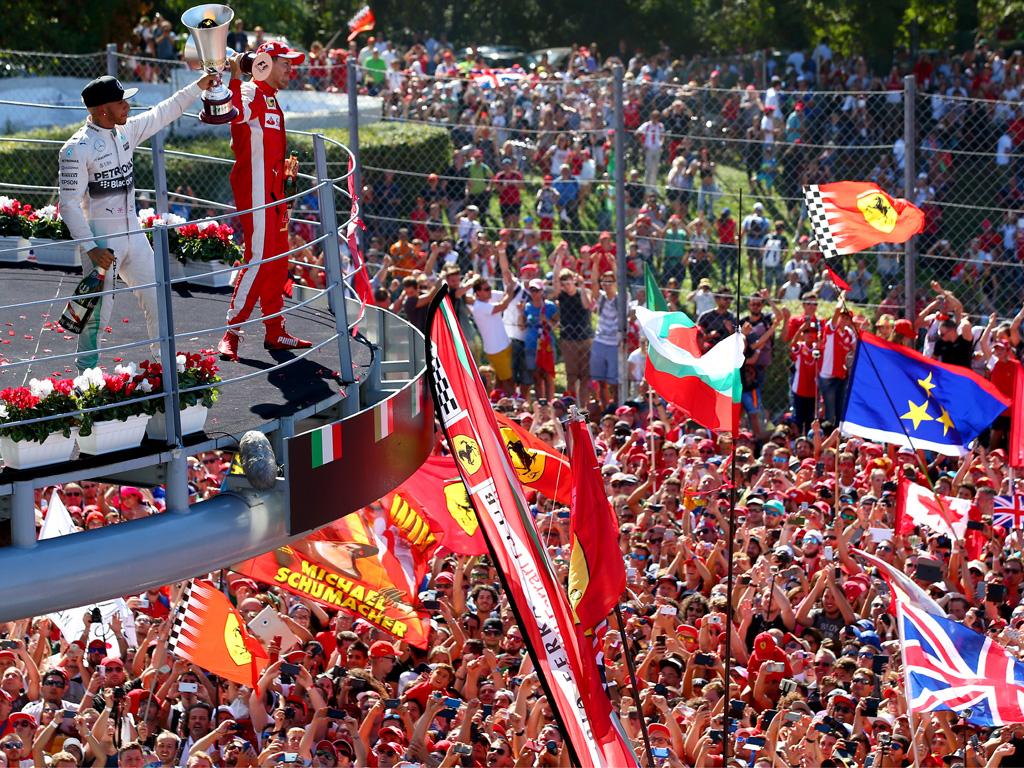 Hamilton e Vettel sul podio salutano la marea rossa di Monza
