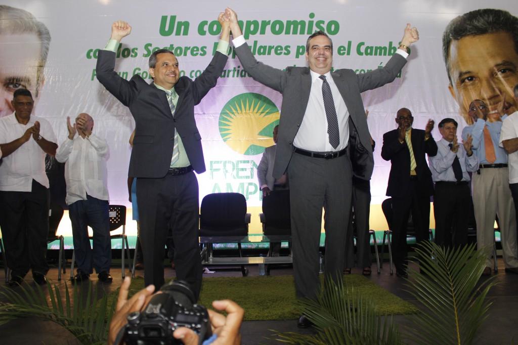 luisabinader's tweet photo. Cambiaremos el miedo por la esperanza. Es un pacto por convicción, no reparto @FidelSantana2 @PFrenteAmplio #PRM http://t.co/MfpNgwpDK9