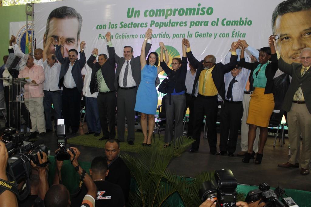 luisabinader's tweet photo. Cambiaremos el miedo por la esperanza. Es un pacto por convicción, no reparto @FidelSantana2 @PFrenteAmplio #PRM http://t.co/MfpNgwpDK9
