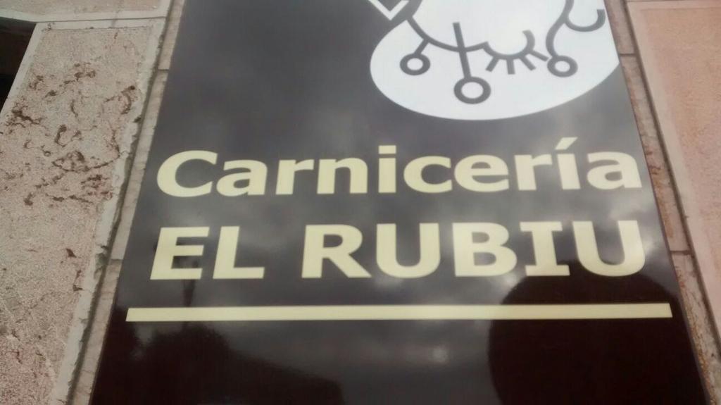 LauraCastro2401's tweet photo. Esto que es? 😂 @Rubiu5 http://t.co/KcpM0RvHy5