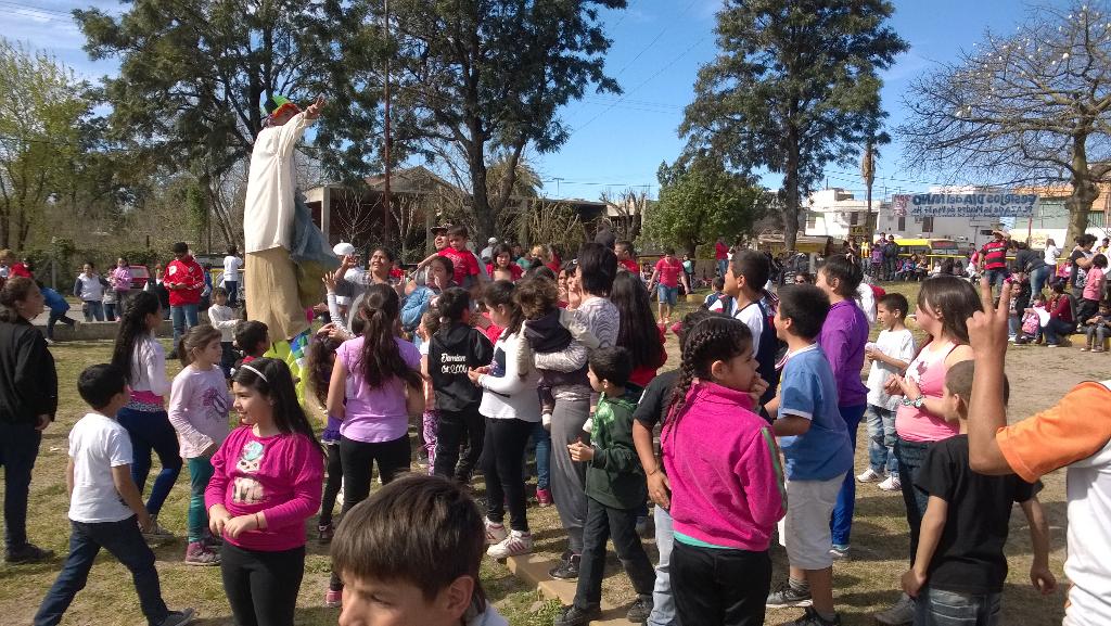 Ya estamos festejando el Día del Niño en el Anfiteatro Plaza a la Madre en familia