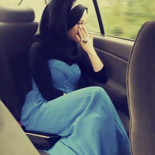 أنا لا أبكي ...
كل مافي الأمر ..أن غبار " الحنين"    قد دخلت عيني ...!!