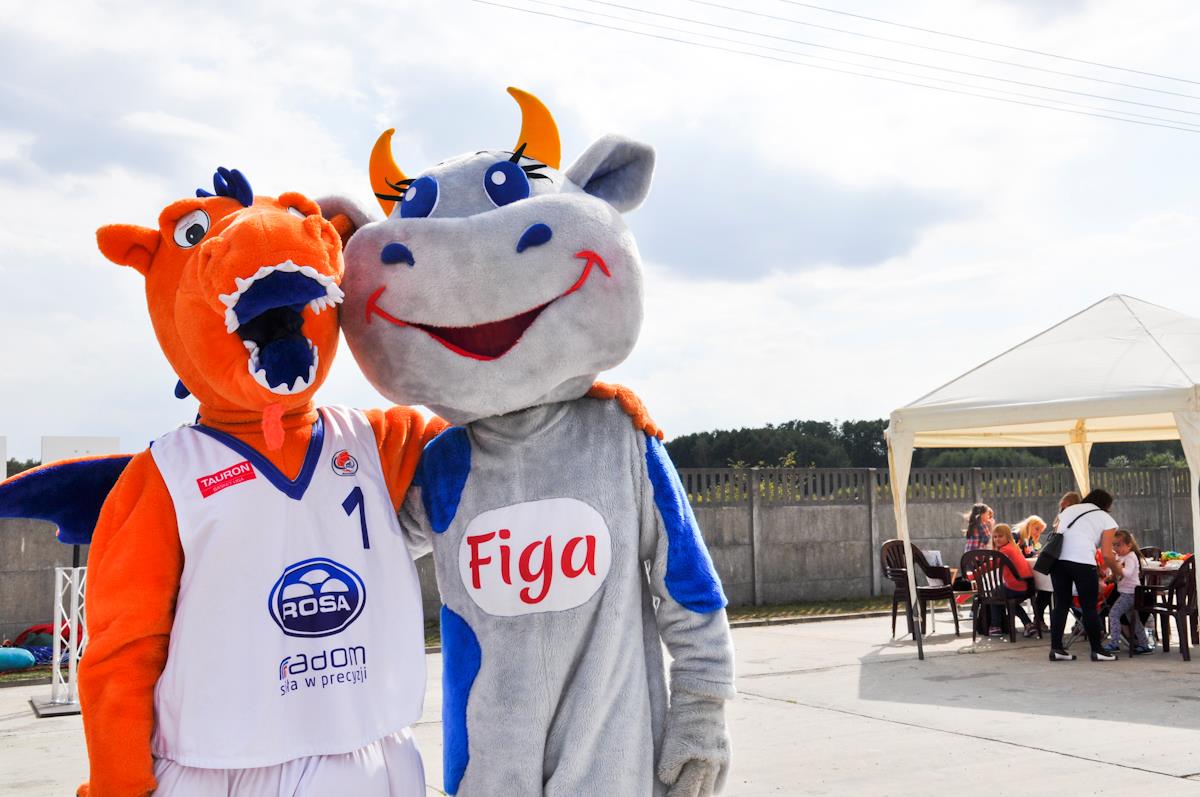 HydroTruckRadom's tweet photo. Koszykarze ROSY Radom z wizytą w mleczarni FigAnd!
Więcej >> https://t.co/eDxCci4Lhb
#rosaradom #figand http://t.co/HCzhkvcBOB