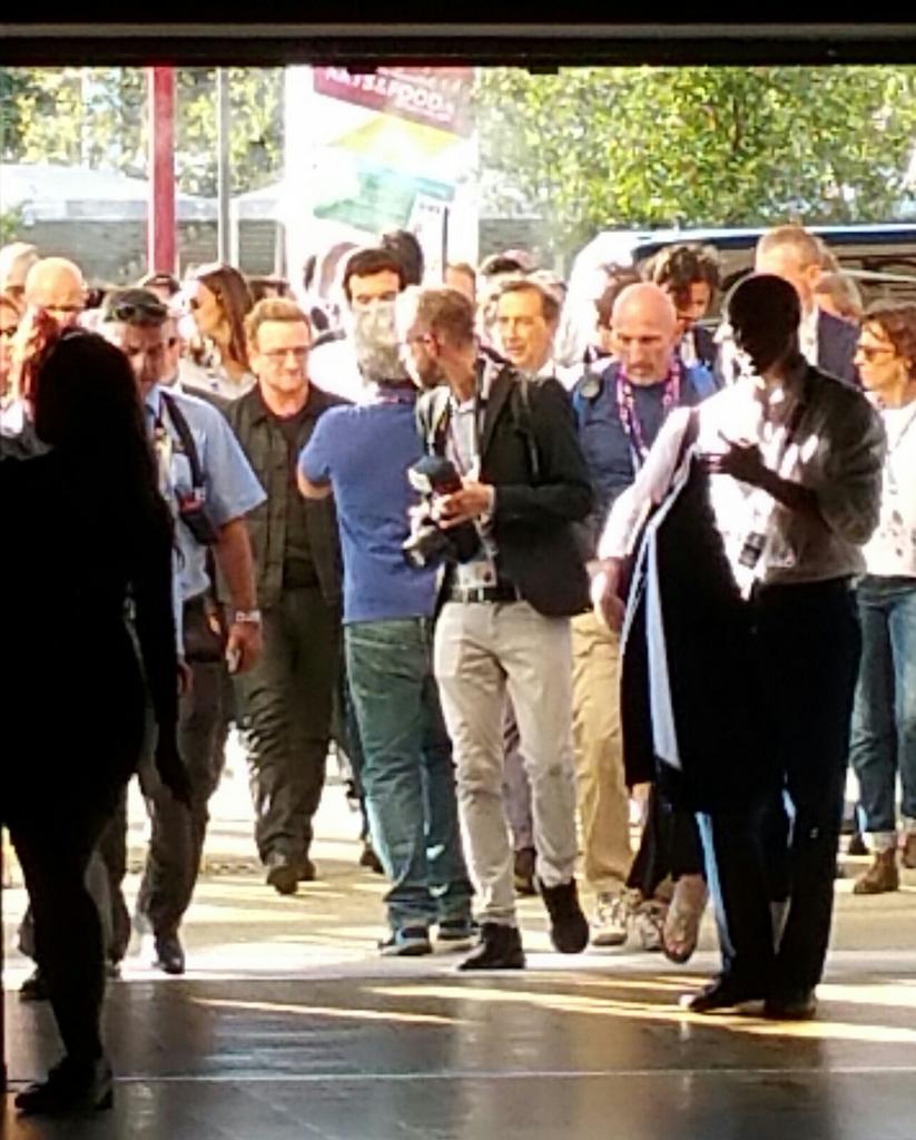 EmElle90's tweet photo. #goexpo #Bono #U2 #Expo2015 #lavorareinexpo @Expo2015Milano @ManpowerGroupIT http://t.co/cb5cZ2FMcz