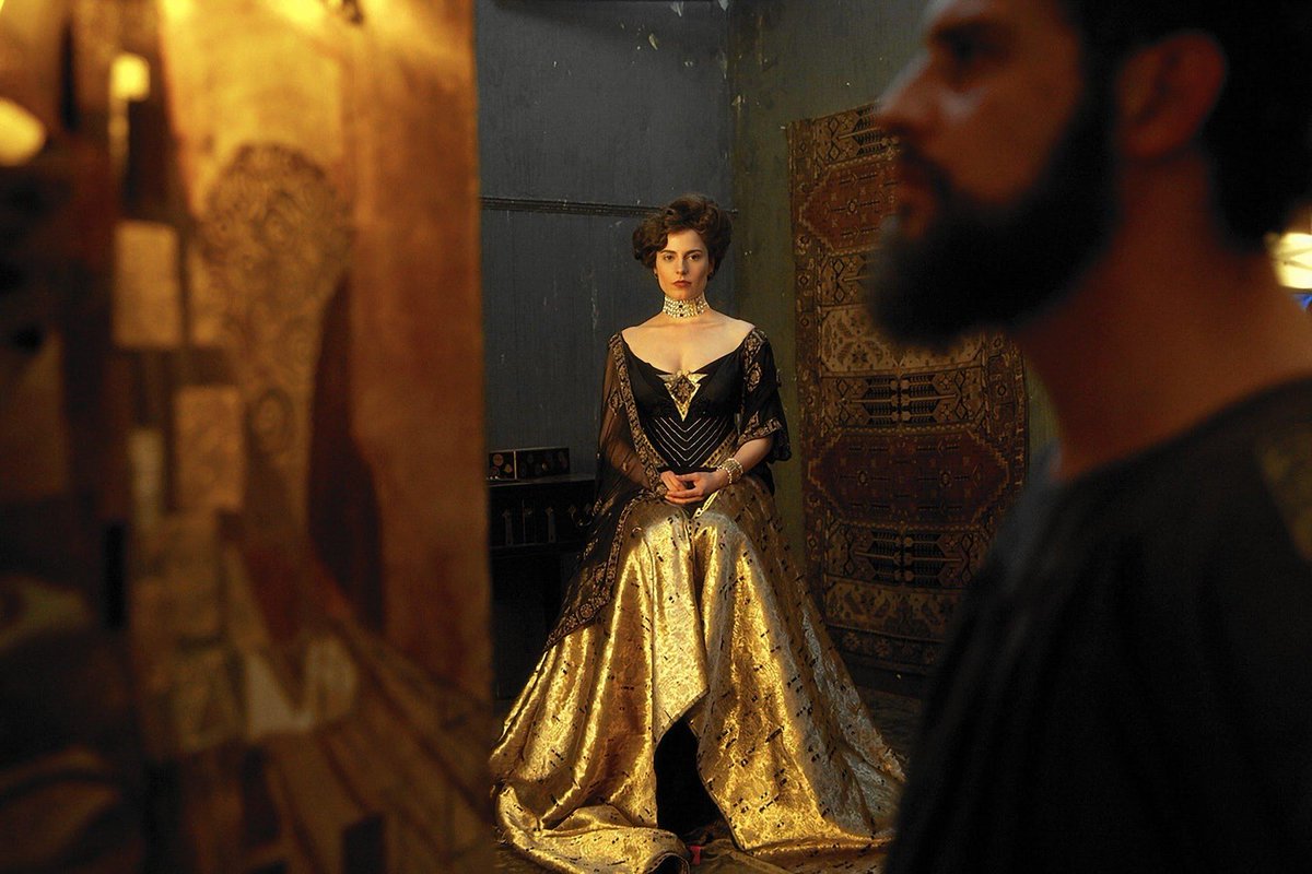 OneLoveOneArt's tweet photo. Retrato de Adele Bloch-Bauer I

#Klimt #ÓleoyOro

#LaDamaDeOro http://t.co/FzlGhniDL1