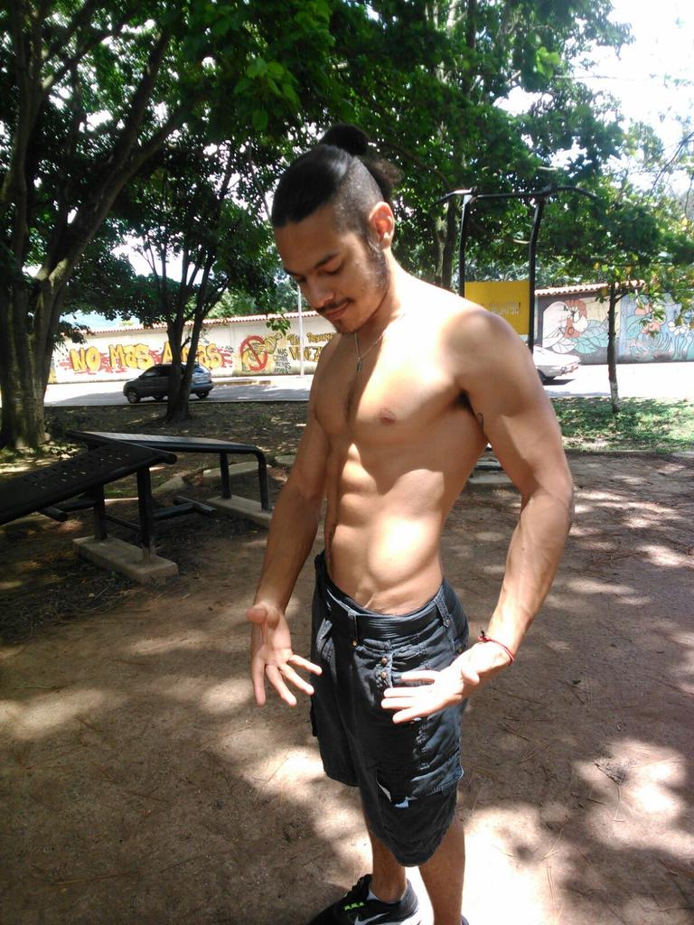 MenLatinX's tweet photo. VENEZOLANOS SEXYS
#Venezuela http://t.co/uYPl8XtjVS