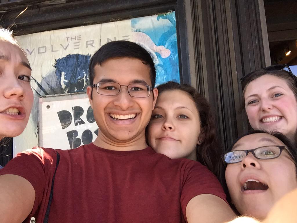 pfurrier2018's tweet photo. @quadlifeharvard Simon says... Coffee! #SimonsCoffee http://t.co/AfL3sCfMdP